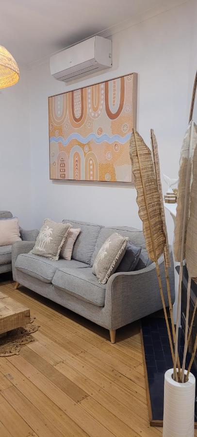 Boutique Beach House In The Heart Of St. Kilda Melbourne Exteriör bild