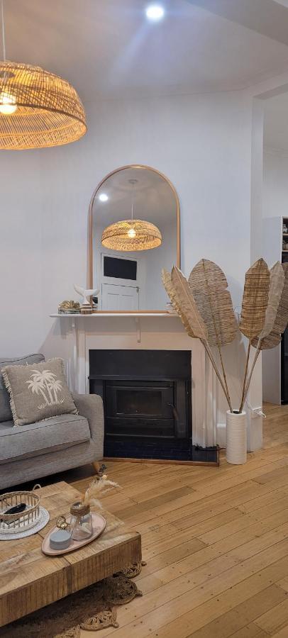 Boutique Beach House In The Heart Of St. Kilda Melbourne Exteriör bild