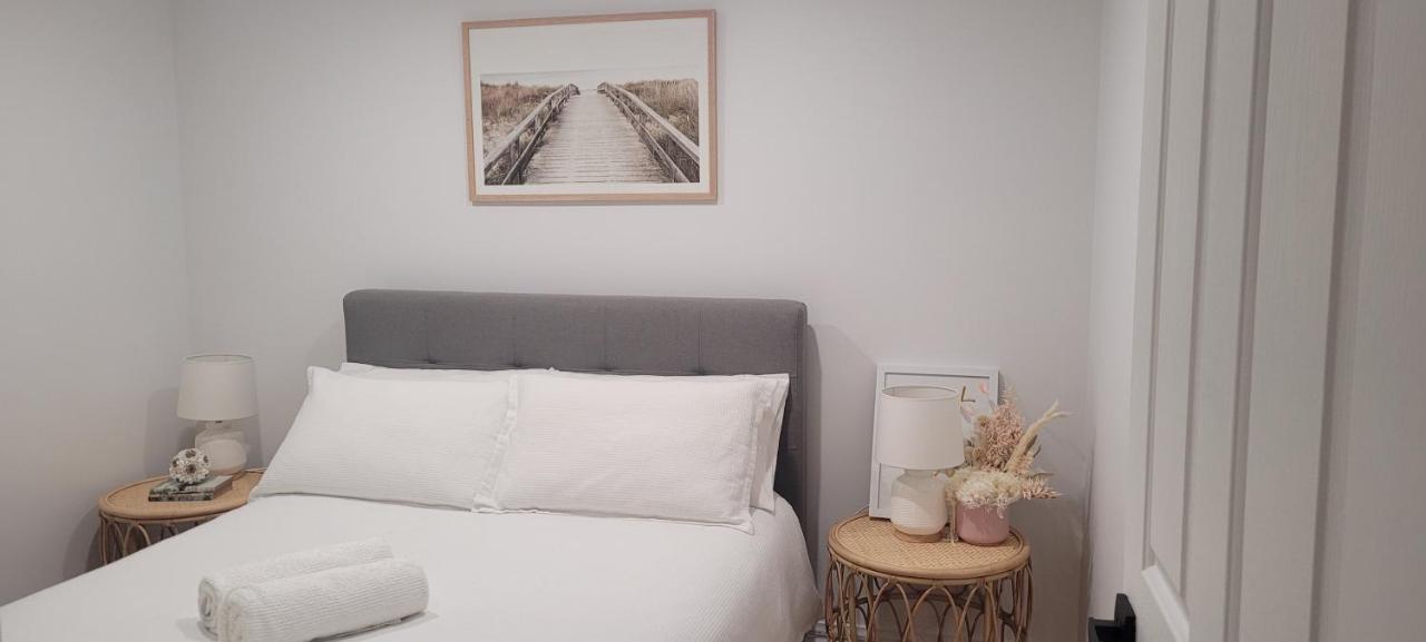 Boutique Beach House In The Heart Of St. Kilda Melbourne Exteriör bild