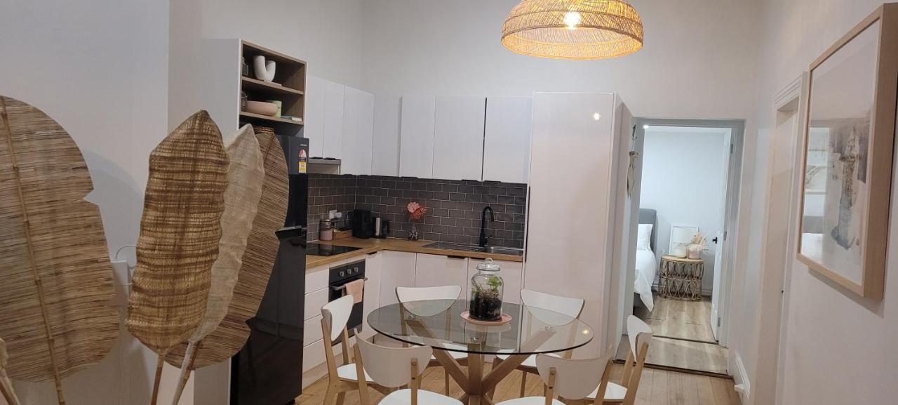 Boutique Beach House In The Heart Of St. Kilda Melbourne Exteriör bild