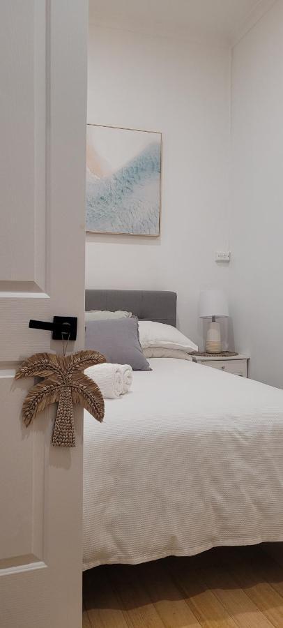 Boutique Beach House In The Heart Of St. Kilda Melbourne Exteriör bild