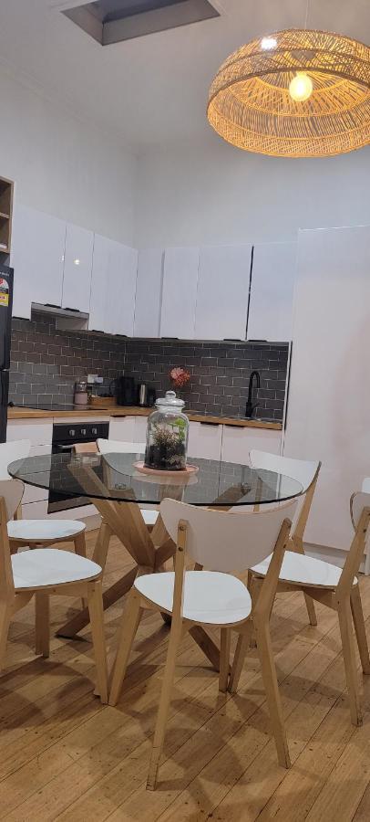 Boutique Beach House In The Heart Of St. Kilda Melbourne Exteriör bild